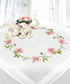 Ernst Schäfer Stickpackung ROSEN UND RANKEN, Tischdecken Set vorgezeichnet zum Sticken, Stickset mit Plattstich und Stielstich zum Selbersticken